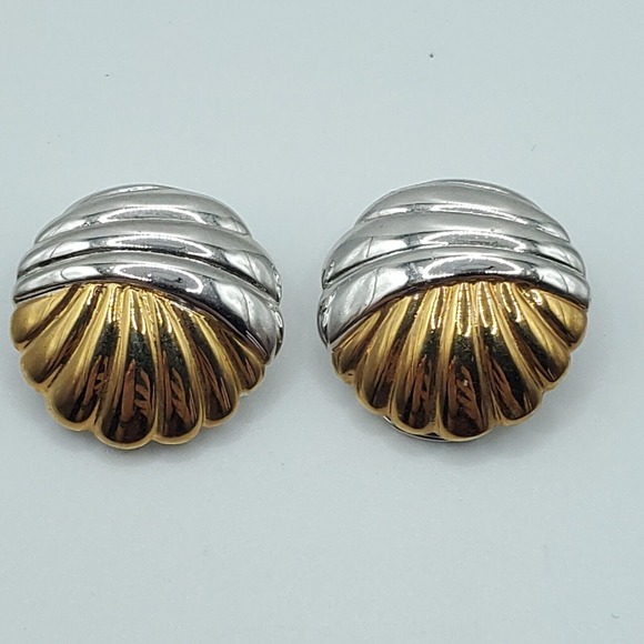Vintage Vendome Clip On Earrings Gold and Silver‎ Tone Shell Fashion Jewelry - Picture 1 of 8
